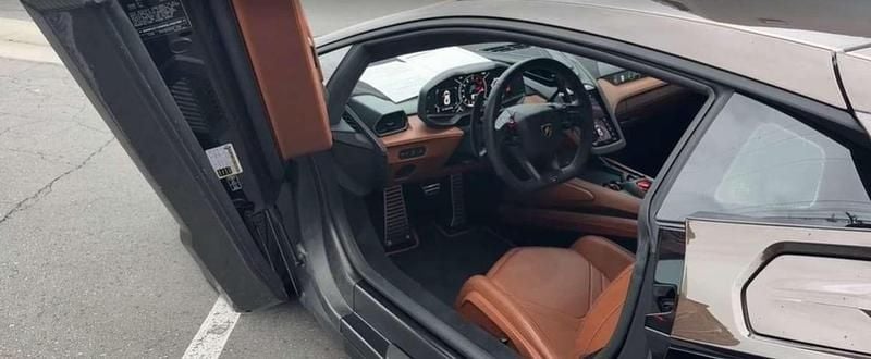 Nuova Lamborghini Revuelto 1014 CV (745 kW) 2025 Marrone Coupé