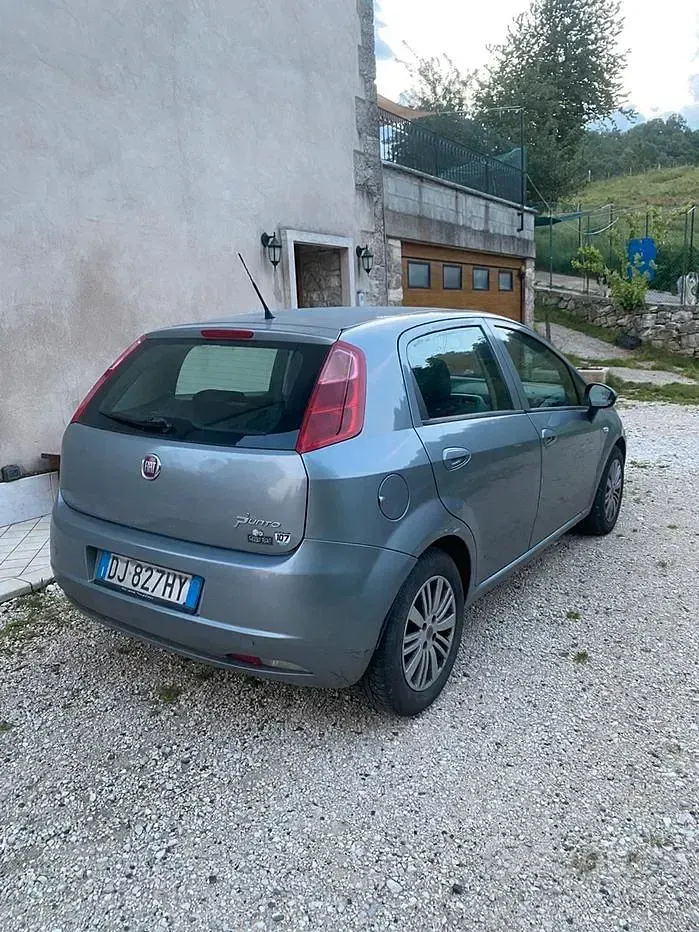 Usata Fiat Punto 75 CV (55 kW) 2007 Utilitaria