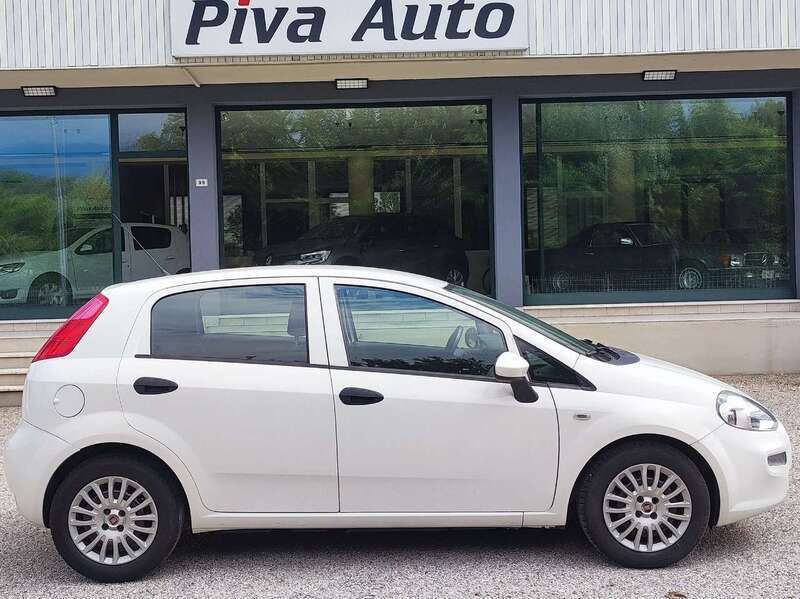 Bianco Usata 2018 Fiat Punto Street Due volumi | 7000 € (Buon prezzo) - Immagine 1/4