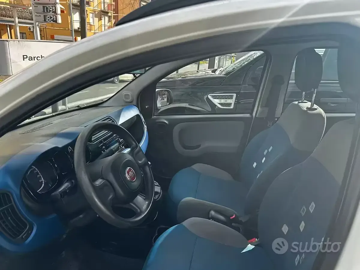 Usata Fiat Panda Lounge 69 CV (50 kW) 2014 Bianco Utilitaria