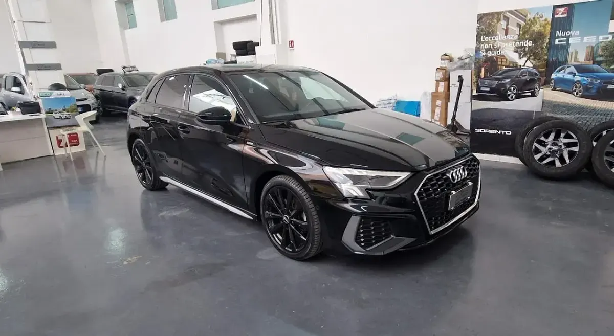 Usata Audi A3 Comfort 150 CV (110 kW) 2023 Nero Berlina