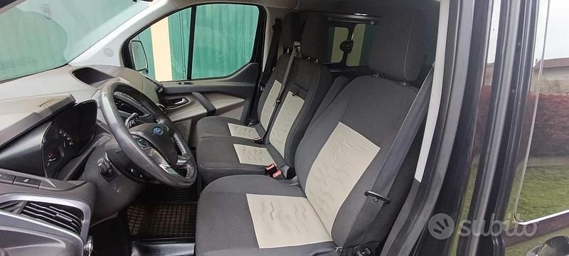 Usata Ford Tourneo Titanium 125 CV (91 kW) 2014 Nero Monovolume