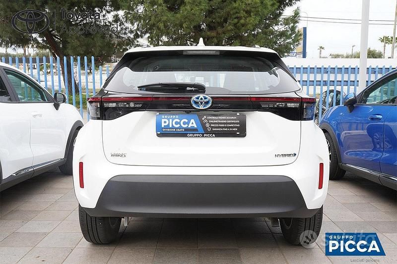 Usata Toyota Yaris Cross Active 92 CV (67 kW) 2024 Bianco SUV