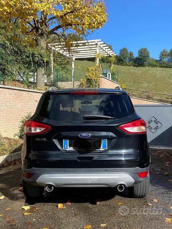 Usata Ford Kuga Titanium 150 CV (110 kW) 2015 Nero SUV