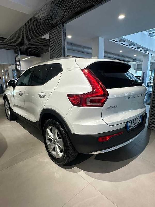 Usata Volvo XC40 120 CV (88 kW) 2025 Bianco SUV