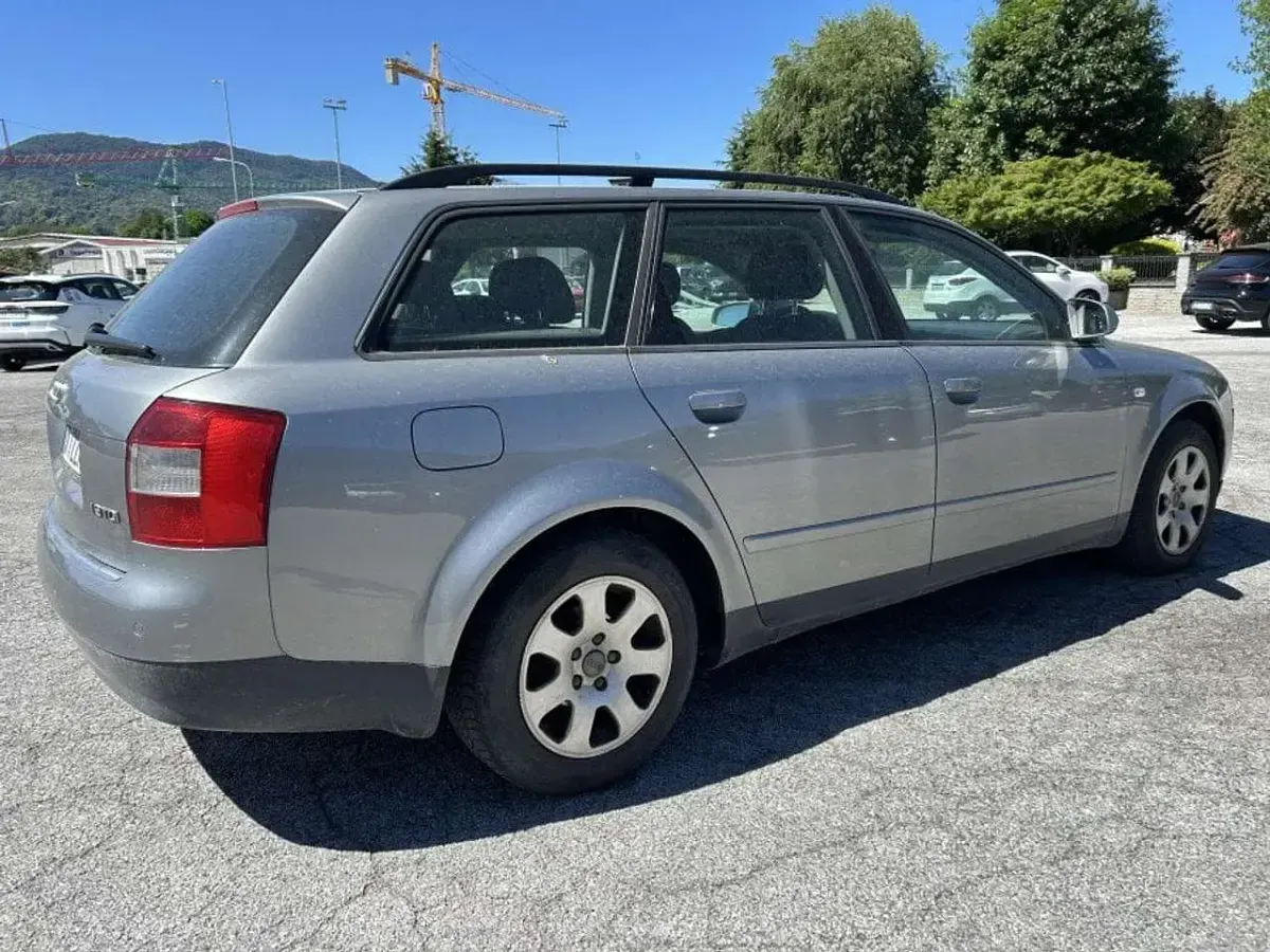 Usata Audi A4 131 CV (96 kW) 2002 Grigio Station wagon