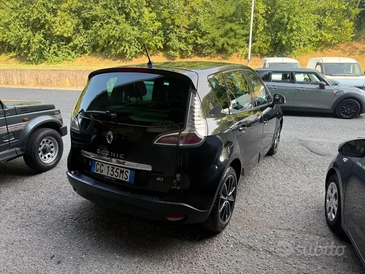 Usata Renault Scénic III Bose Edition 131 CV (96 kW) 2013 Nero Monovolume