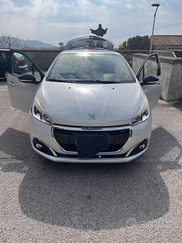 Usata Peugeot 208 2015 Bianco Utilitaria