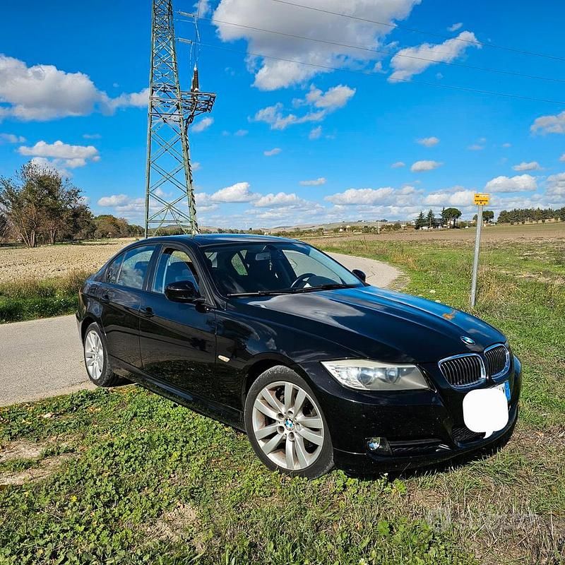 Usata BMW 320 Efficient Dynamics 177 CV (130 kW) 2009 Nero Berlina