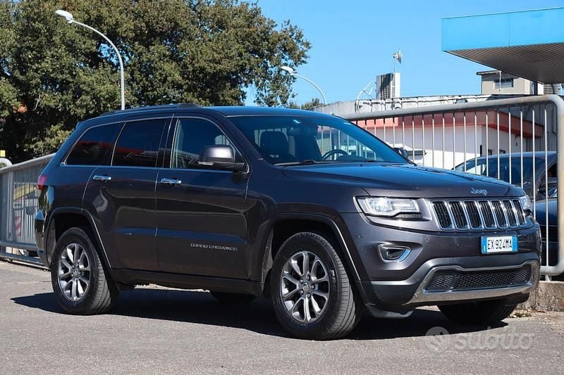 Usata Jeep Cherokee Limited 250 CV (183 kW) 2014 Grigio SUV