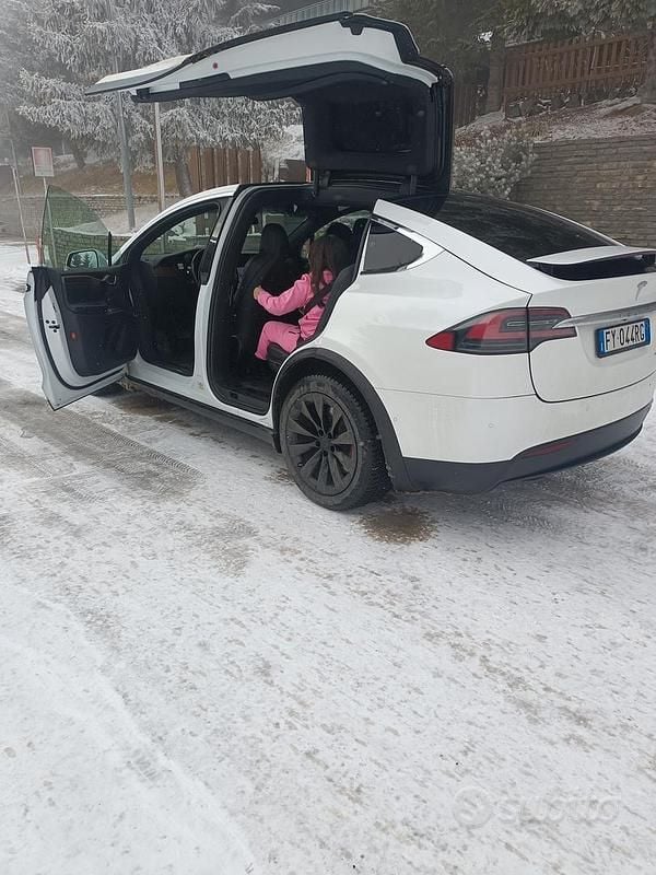 Usata Tesla Model X 397 kW (541 CV) 2019 Bianco SUV
