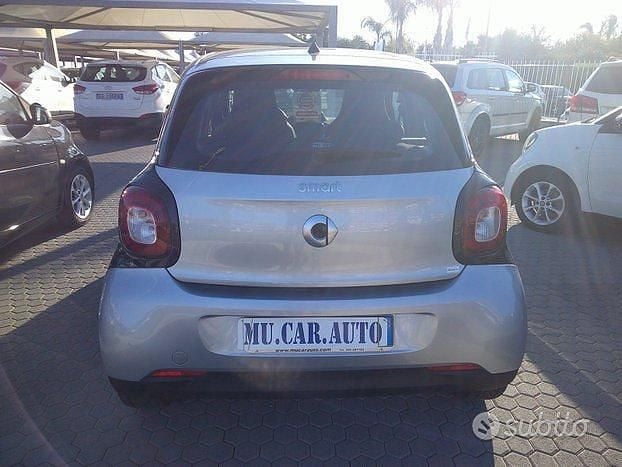 Usata Smart ForFour Passion 71 CV (52 kW) 2016 Grigio Utilitaria