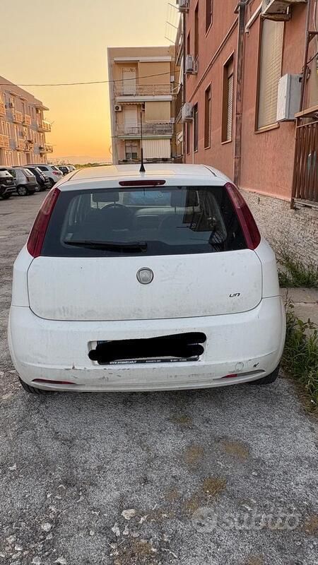 Usata Fiat Punto 69 CV (50 kW) 2008 Bianco Utilitaria