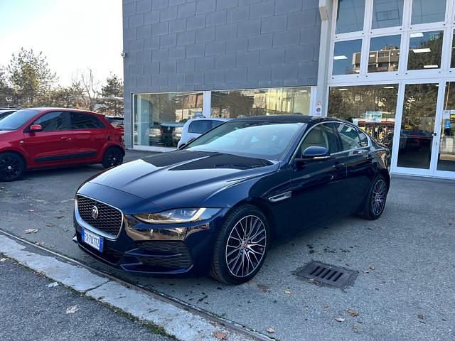 Usata Jaguar XE R-Dynamic 180 CV (132 kW) 2019 Blu/azzurro Berlina