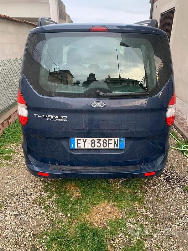 Usata Ford Tourneo Courier 75 CV (55 kW) 2015 Blu Monovolume