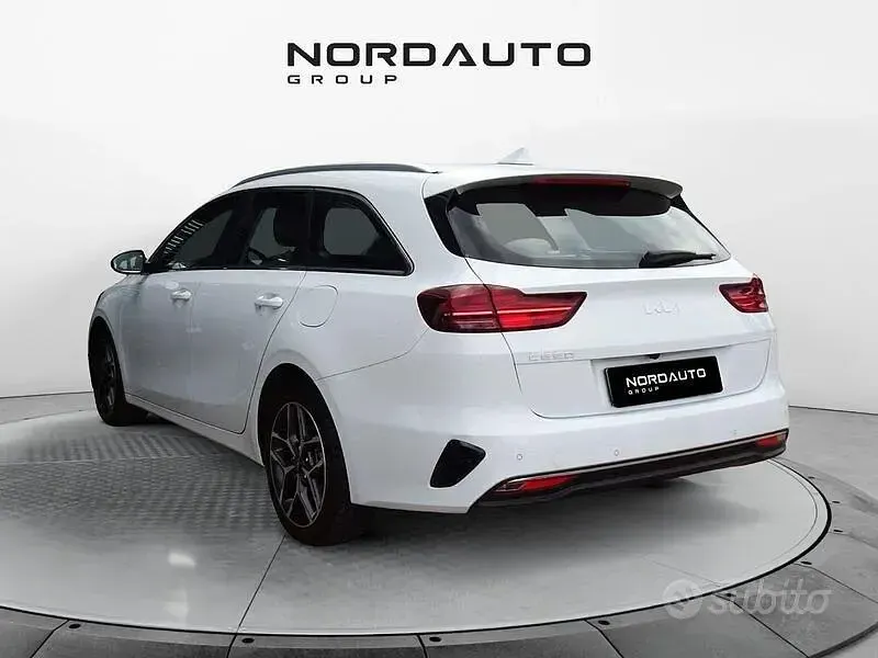 Usata Kia Ceed Sportswagon 136 CV (100 kW) 2022 Bianco Station wagon