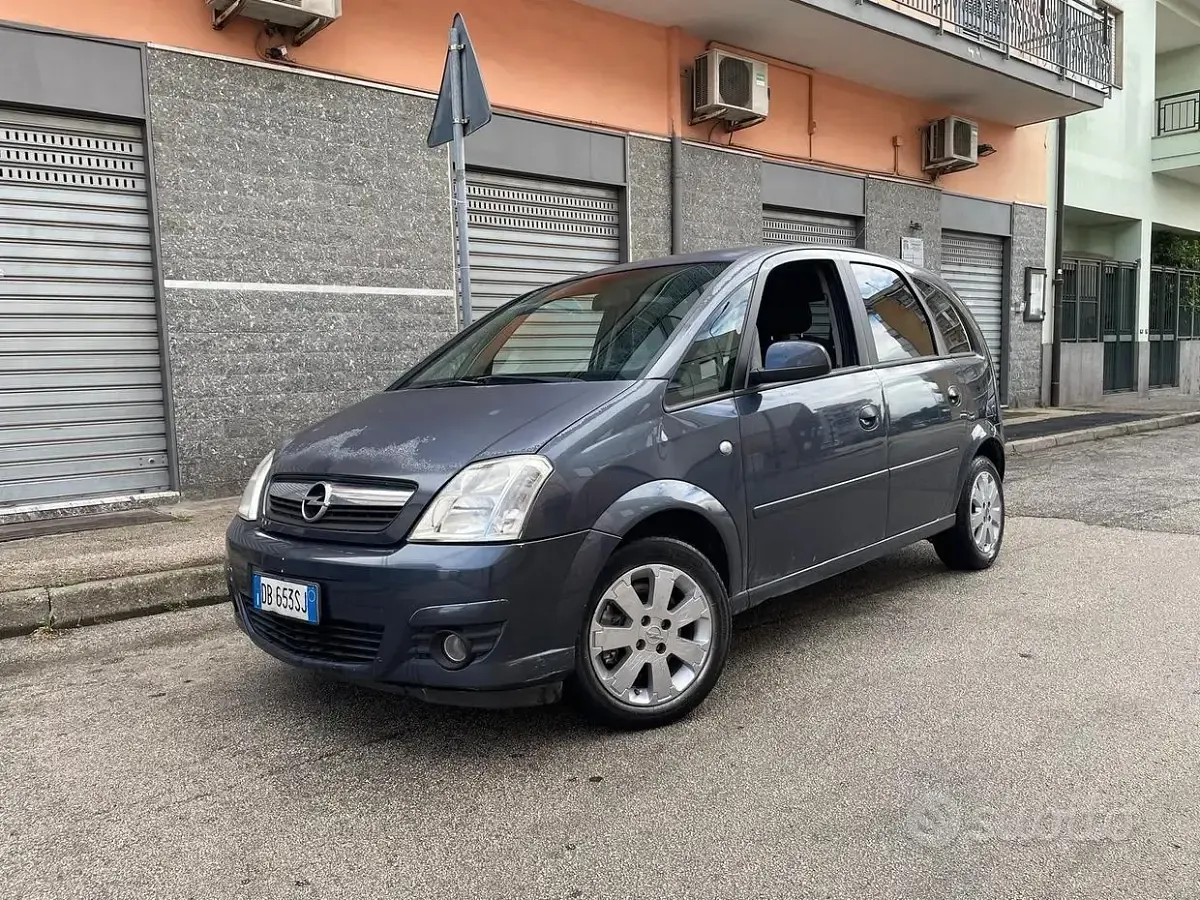 Usata Opel Meriva Cosmo 75 CV (55 kW) 2007 Blu Monovolume