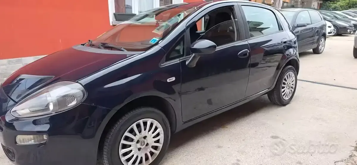Usata Fiat Punto Lounge 77 CV (56 kW) 2014 Nero Utilitaria