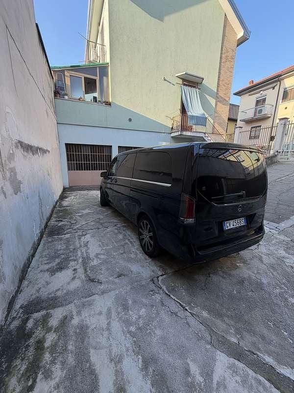 Usata Mercedes V250 Avantgarde 190 CV (139 kW) 2024 Monovolume