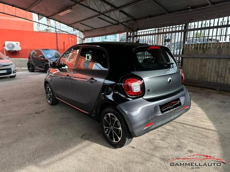 Usata Smart ForFour Passion 71 CV (52 kW) 2016 Grigio Utilitaria