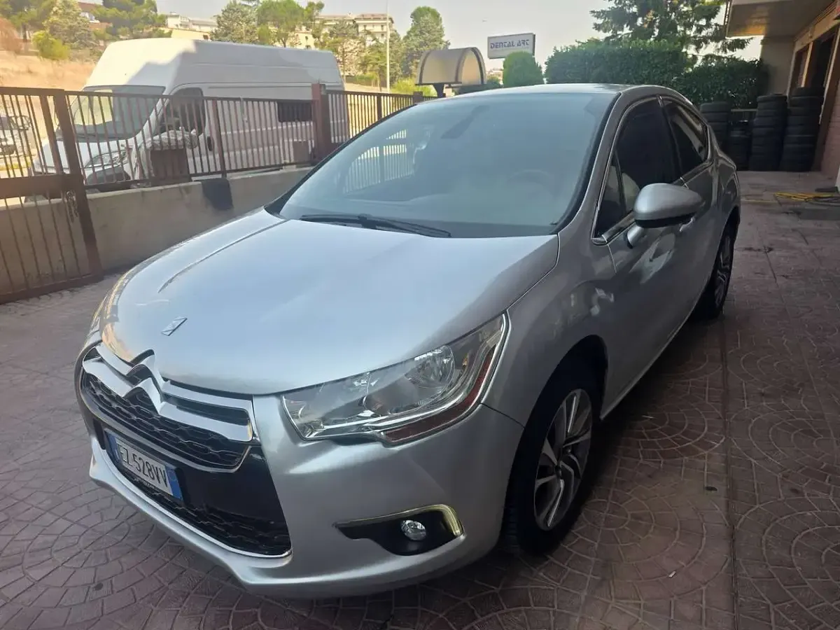 Usata Citroën DS4 114 CV (83 kW) 2015 Argento Utilitaria