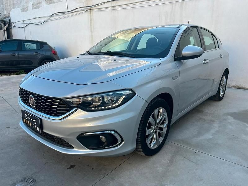 Usata Fiat Tipo Lounge 120 CV (88 kW) 2019 Argento Berlina