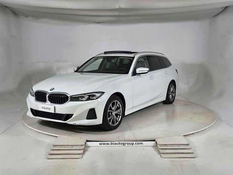 Bianco Usata 2023 BMW 318 Comfort Edition Station wagon | 30.900 € (Buon prezzo) - Immagine 1/4