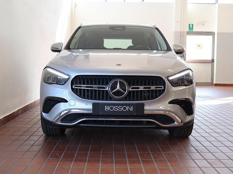 Usata Mercedes GLA180 Advanced 116 CV (85 kW) 2025 Argento SUV