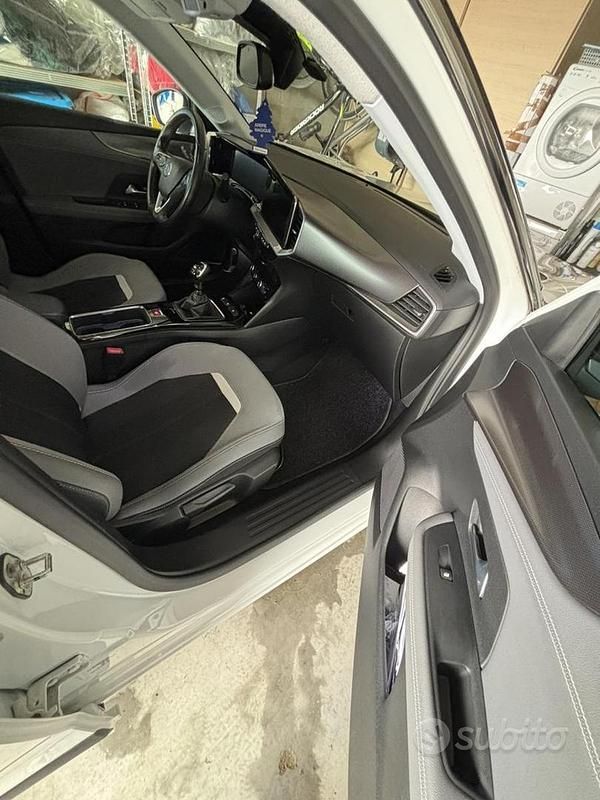 Usata Opel Mokka 101 CV (74 kW) 2022 Bianco SUV