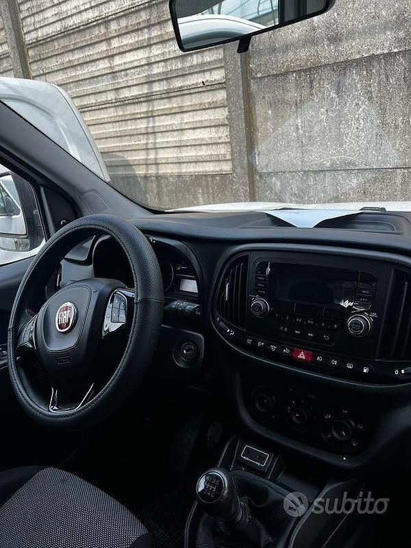 Usata Fiat Doblò 120 CV (88 kW) 2016 Bianco Monovolume