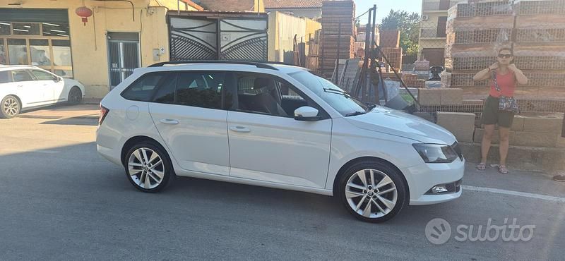 Usata Skoda Fabia 64 CV (47 kW) 2015 Bianco Utilitaria