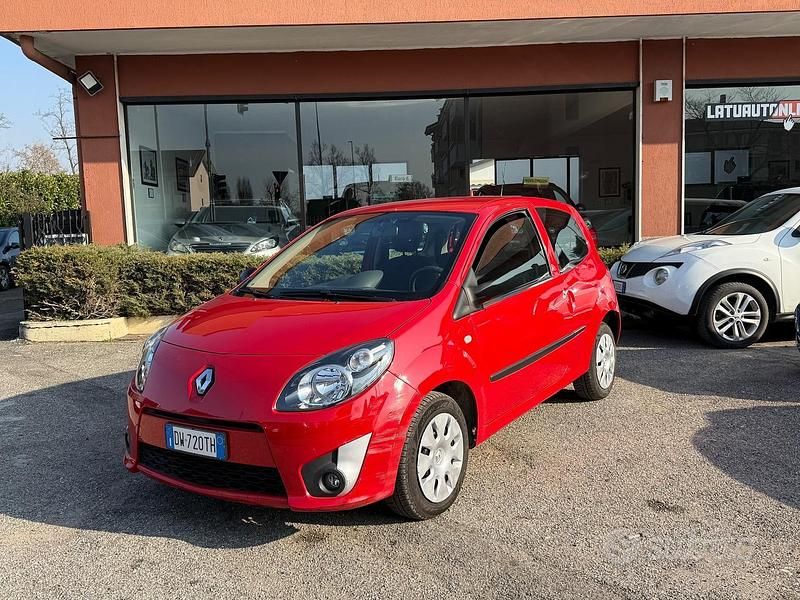 Usata Renault Twingo LE 58 CV (42 kW) 2009 Rosso Utilitaria