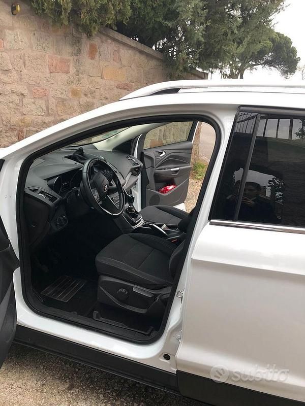 Usata Ford Kuga 120 CV (88 kW) 2017 Bianco SUV