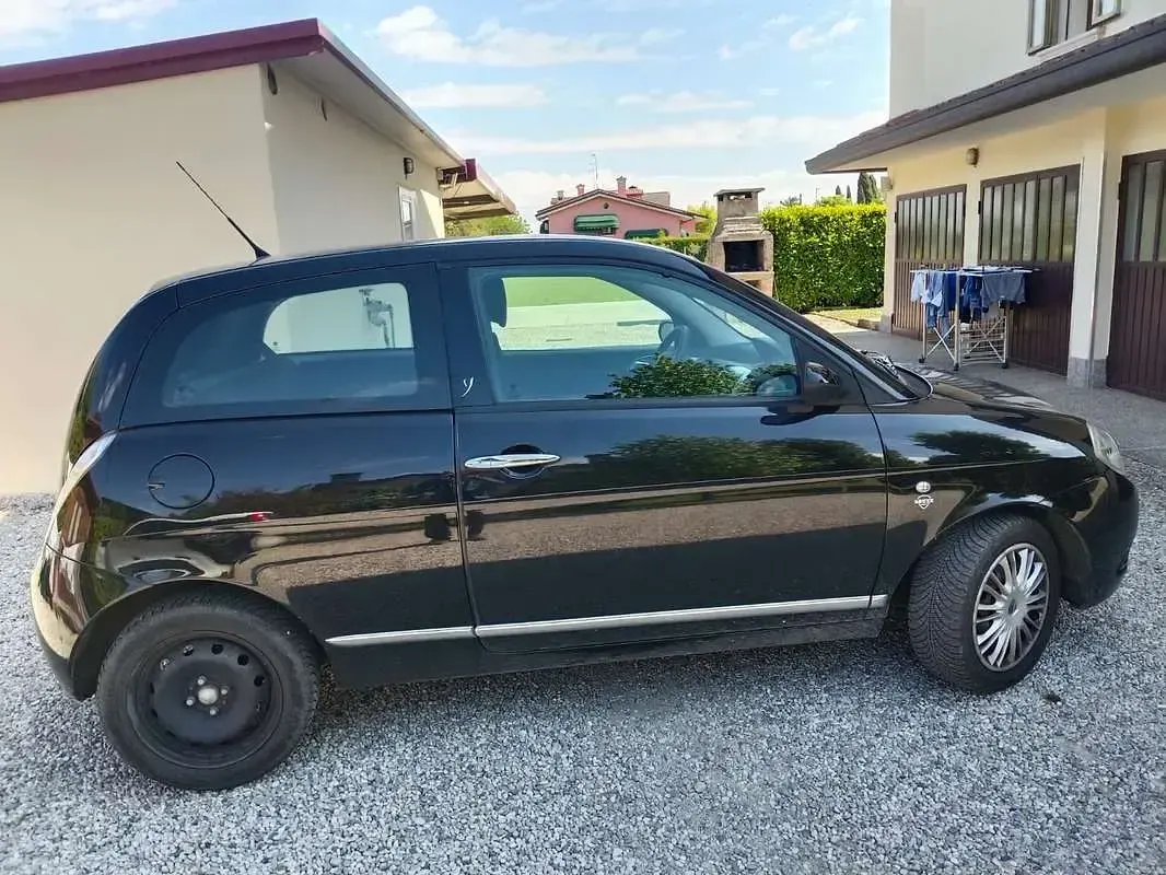 Usata Lancia Ypsilon 75 CV (55 kW) 2009 Utilitaria