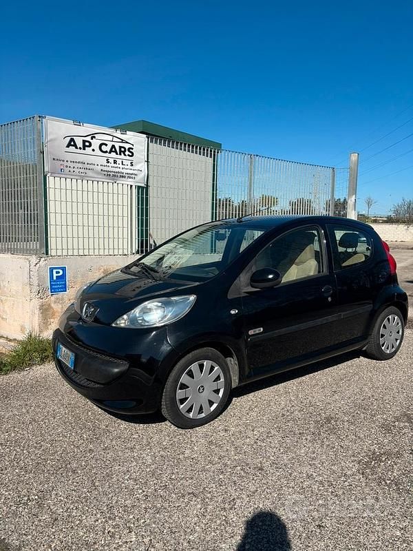 Usata Peugeot 107 68 CV (50 kW) 2007 Nero Utilitaria