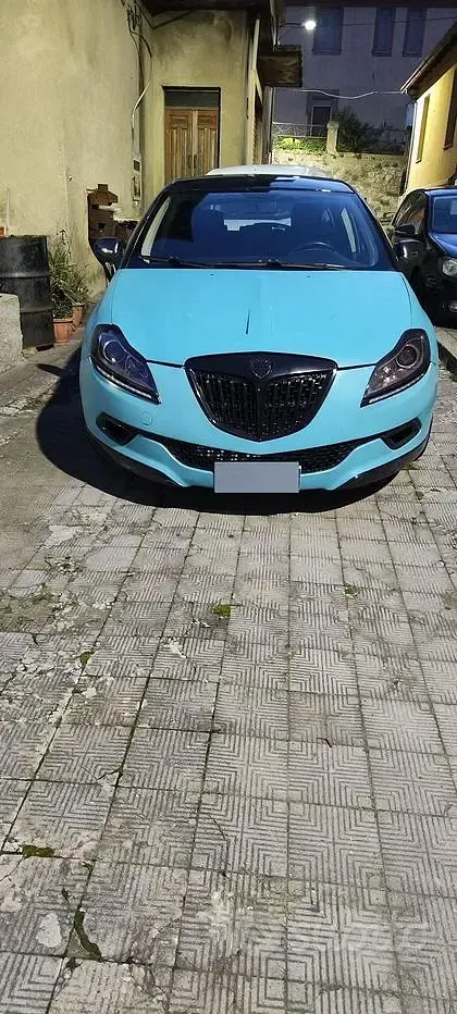 Usata Lancia Delta 120 CV (88 kW) 2010 Utilitaria