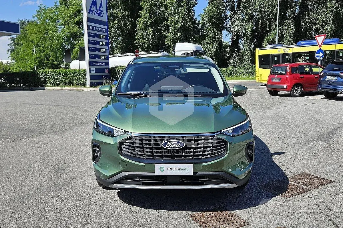 Usata Ford Kuga Active 179 CV (131 kW) 2024 Verde SUV