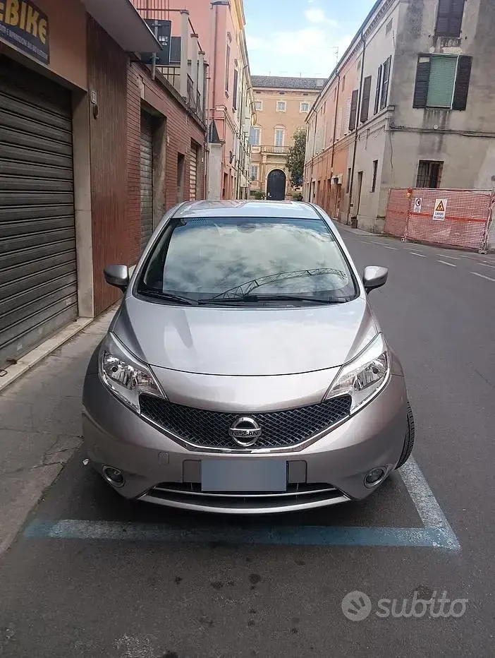 Usata Nissan Note Tekna 90 CV (66 kW) 2010 Grigio Utilitaria