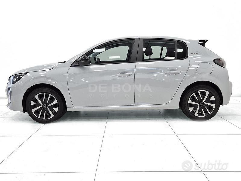 Nuova Peugeot 208 Style 110 CV (80 kW) 2025 Bianco Utilitaria