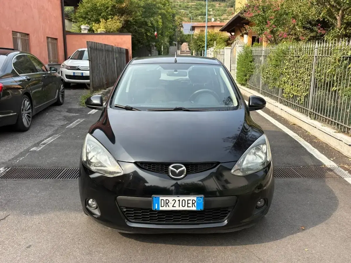 Usata Mazda 2 86 CV (63 kW) 2008 Nero Utilitaria