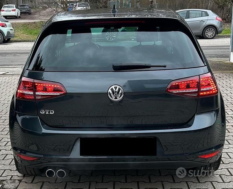 Begagnad VW Golf VII GTD 184 HK (135 kW) 2017 Grå Sedan