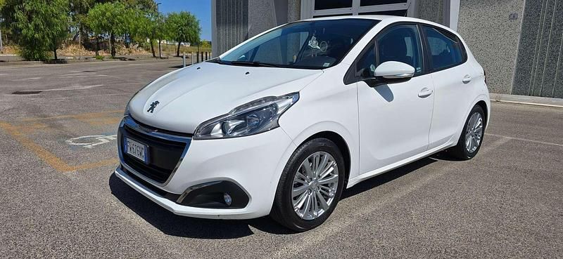 Bianco Usata 2019 Peugeot 208 Active Due volumi | 8500 € (Buon prezzo) - Immagine 1/4