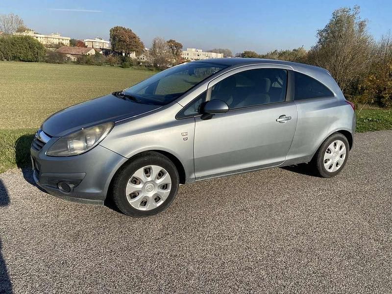 Usata Opel Corsa Enjoy 90 CV (66 kW) 2010 Berlina