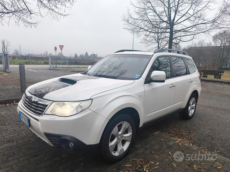 Usata Subaru Forester 146 CV (107 kW) 2010 Bianco SUV