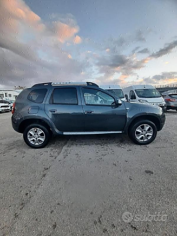 Usata Dacia Duster Ambiance 115 CV (84 kW) 2017 Nero SUV