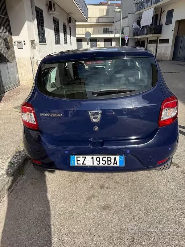 Usata Dacia Sandero 75 CV (55 kW) 2015 Blu Berlina