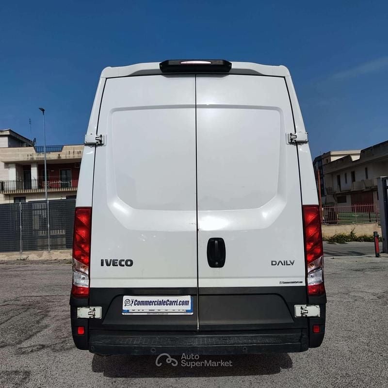 Usata Iveco Daily 156 CV (114 kW) 2019 Bianco Furgone