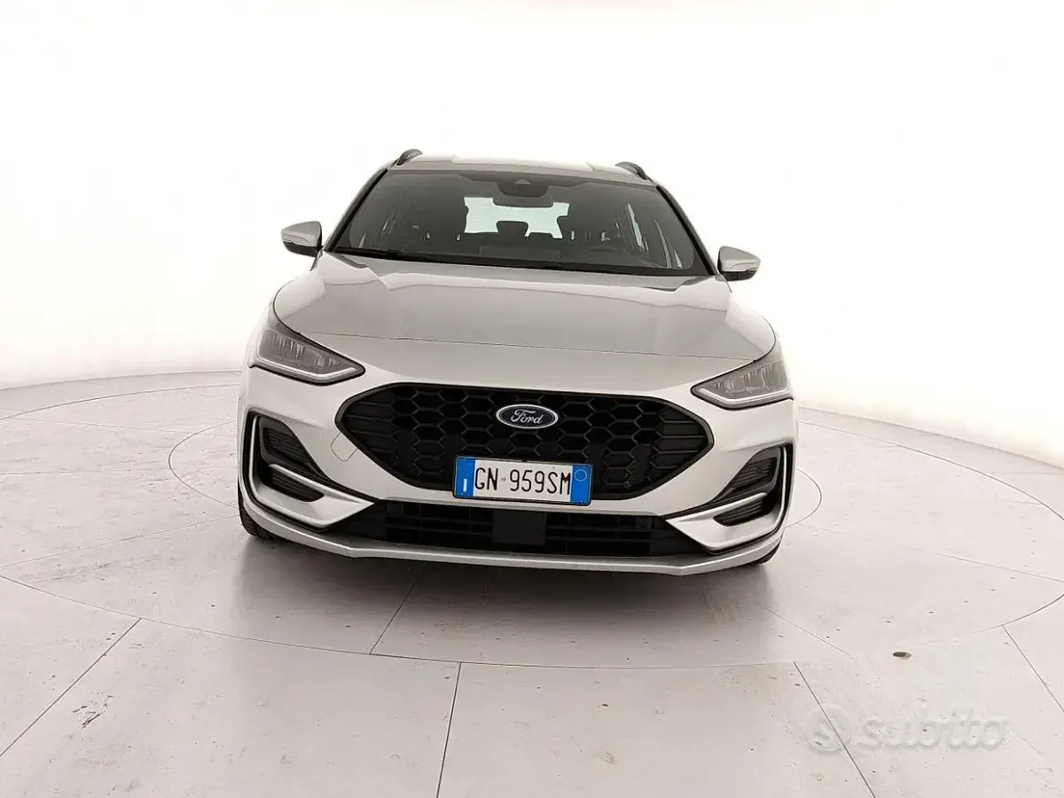 Usata Ford Focus ST-Line 120 CV (88 kW) 2023 Grigio Station wagon