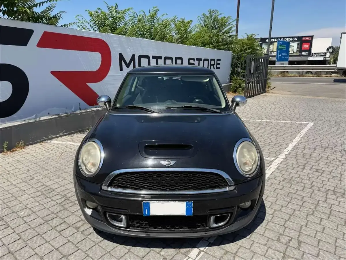 Usata Mini ONE 75 CV (55 kW) 2012 Nero Utilitaria