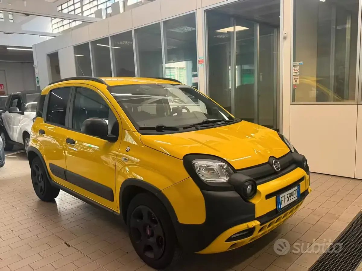 Usata Fiat Panda Cross Cross 69 CV (50 kW) 2018 Giallo Utilitaria